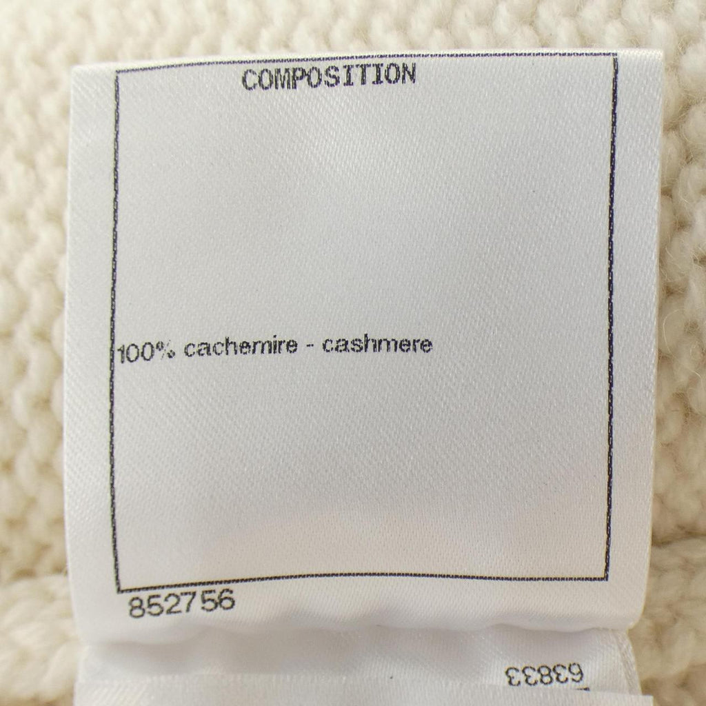 Chanel P73554K10562 Cashmere igan