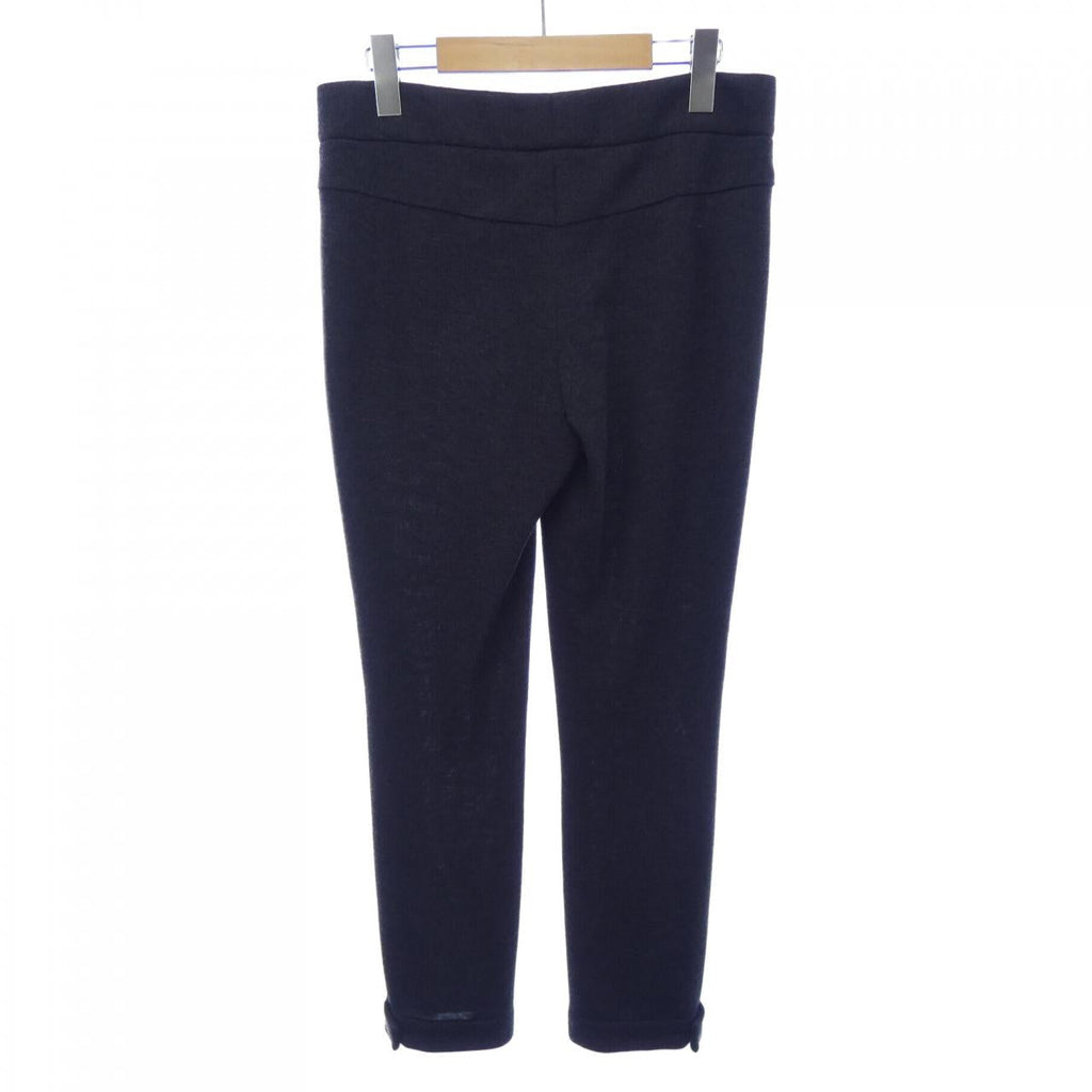 Chanel P44718V21513 Pants