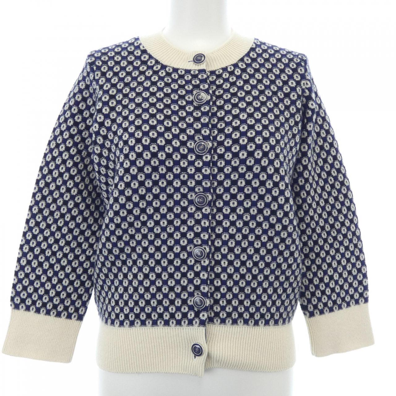 Chanel P47951K06141 Cashmere igan