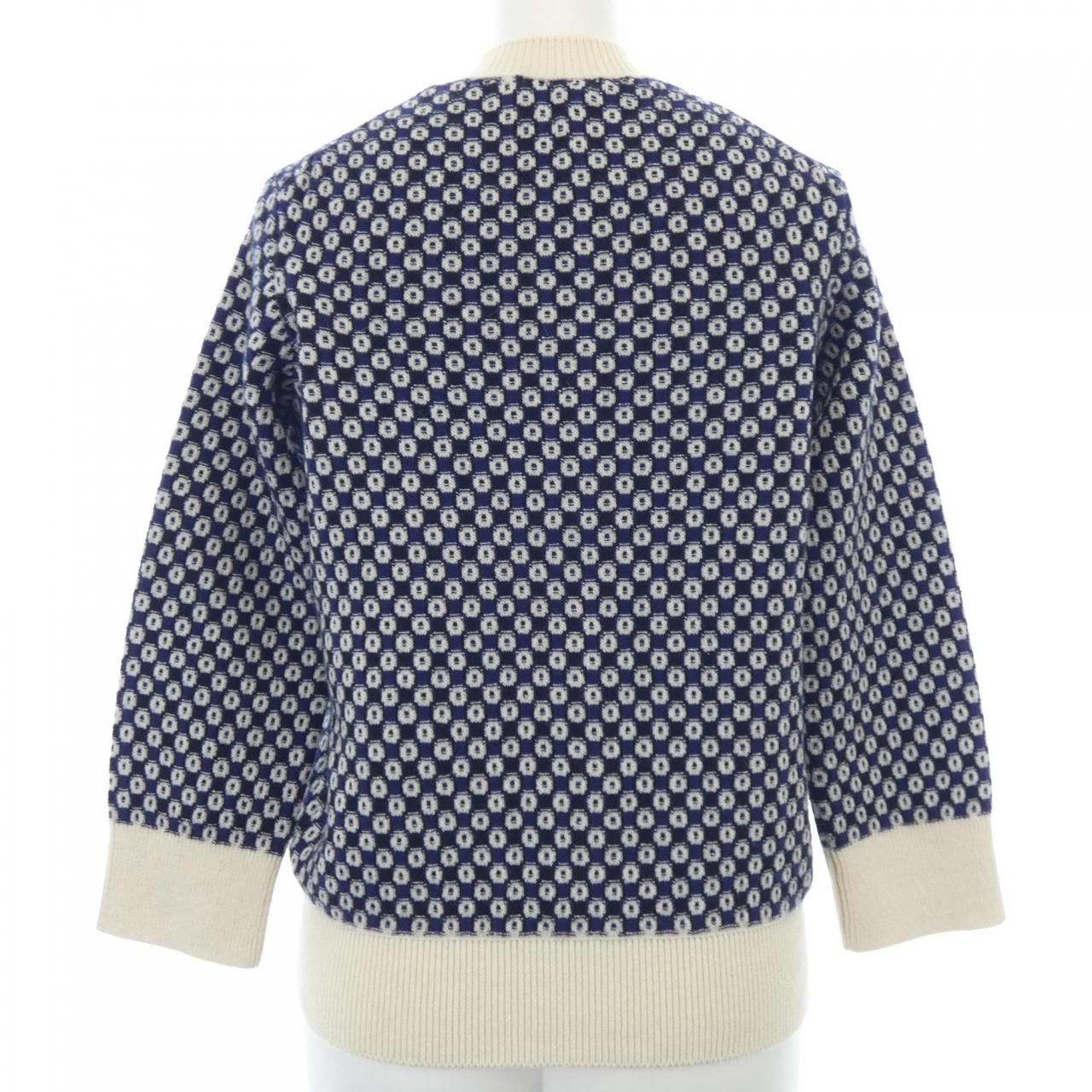 Chanel P47951K06141 Cashmere igan