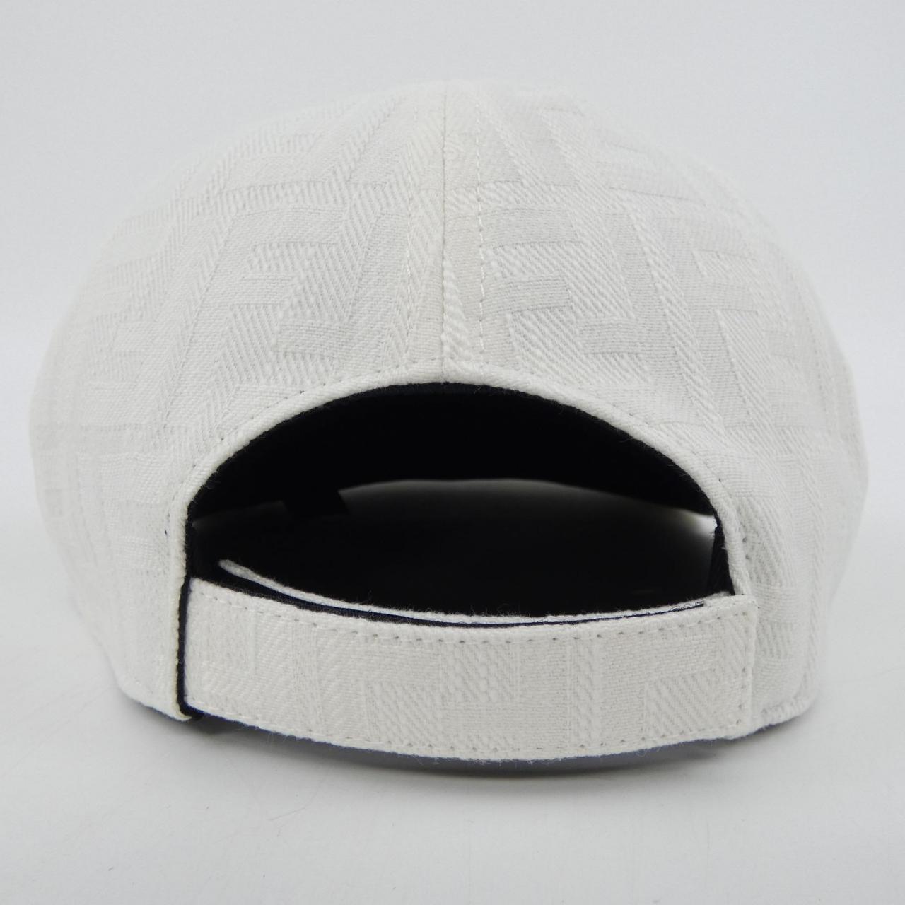 Fendi FXQ964 AN9U Cap