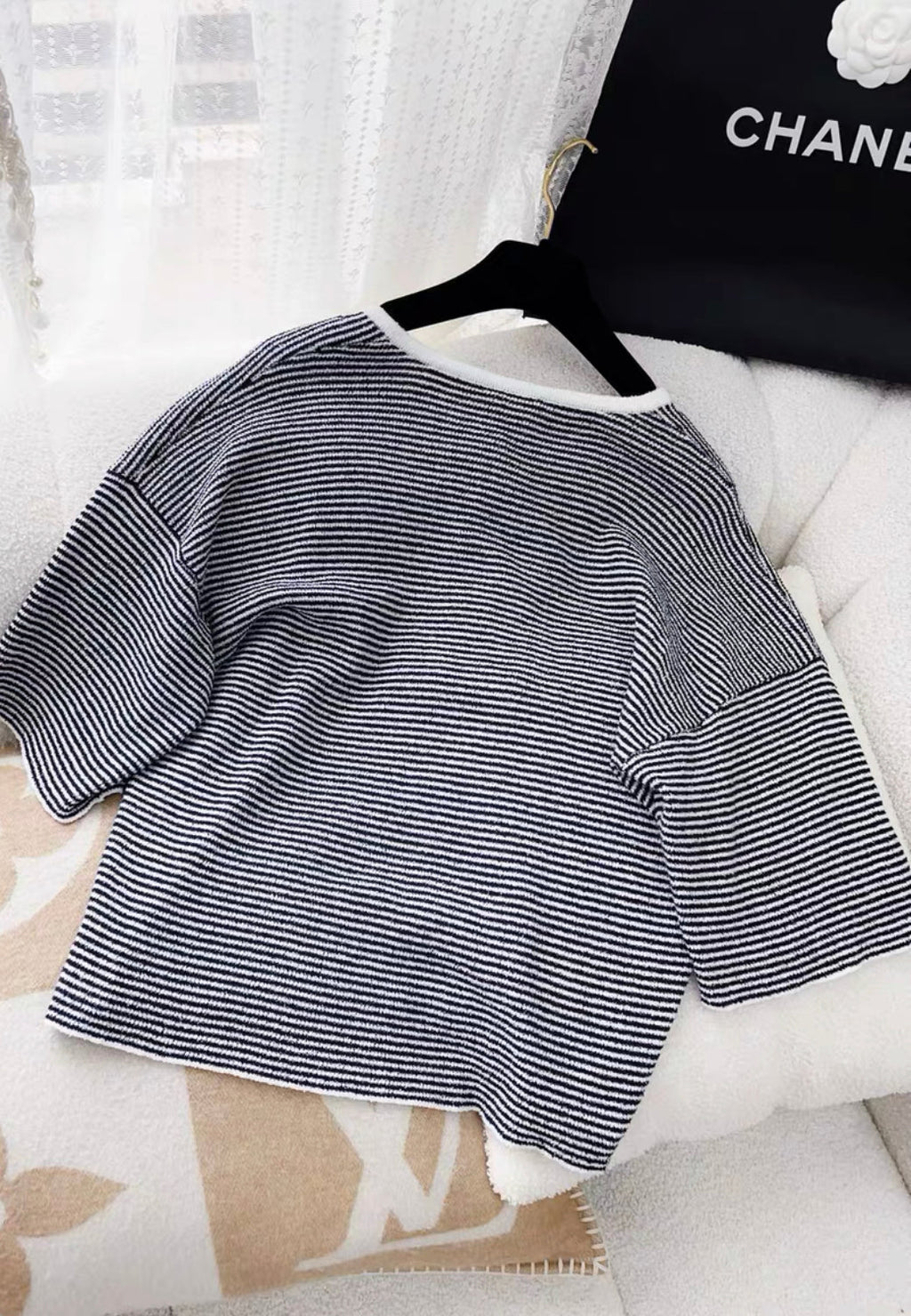 CHANEL 23C RUNWAY CC LOGO STRIPED TOP 38