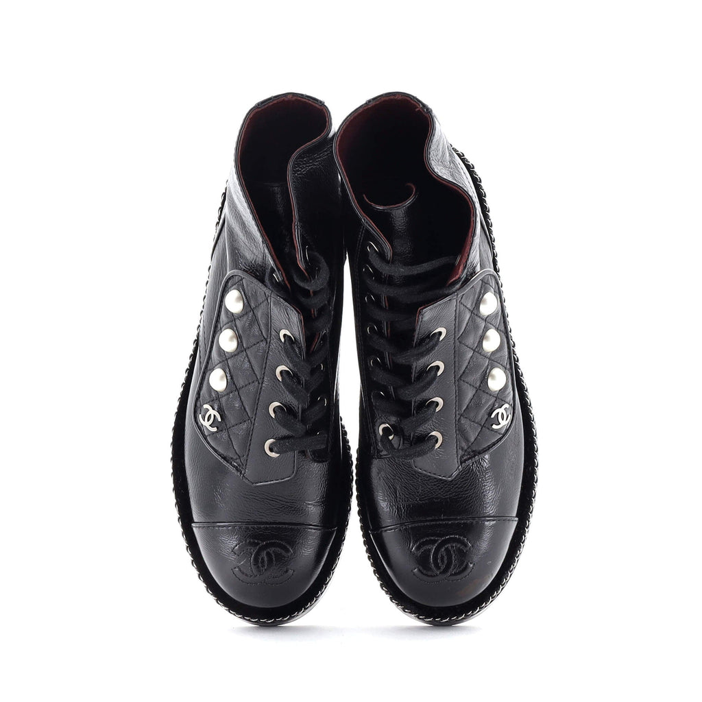 Women's Cap Toe CC Chain Around Pearl Combat Boots Leather