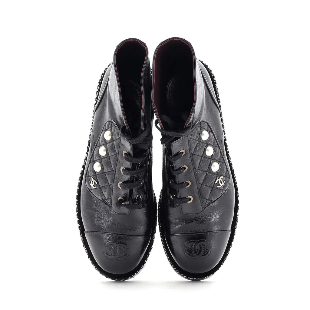 Women's Cap Toe CC Chain Around Pearl Combat Boots Leather