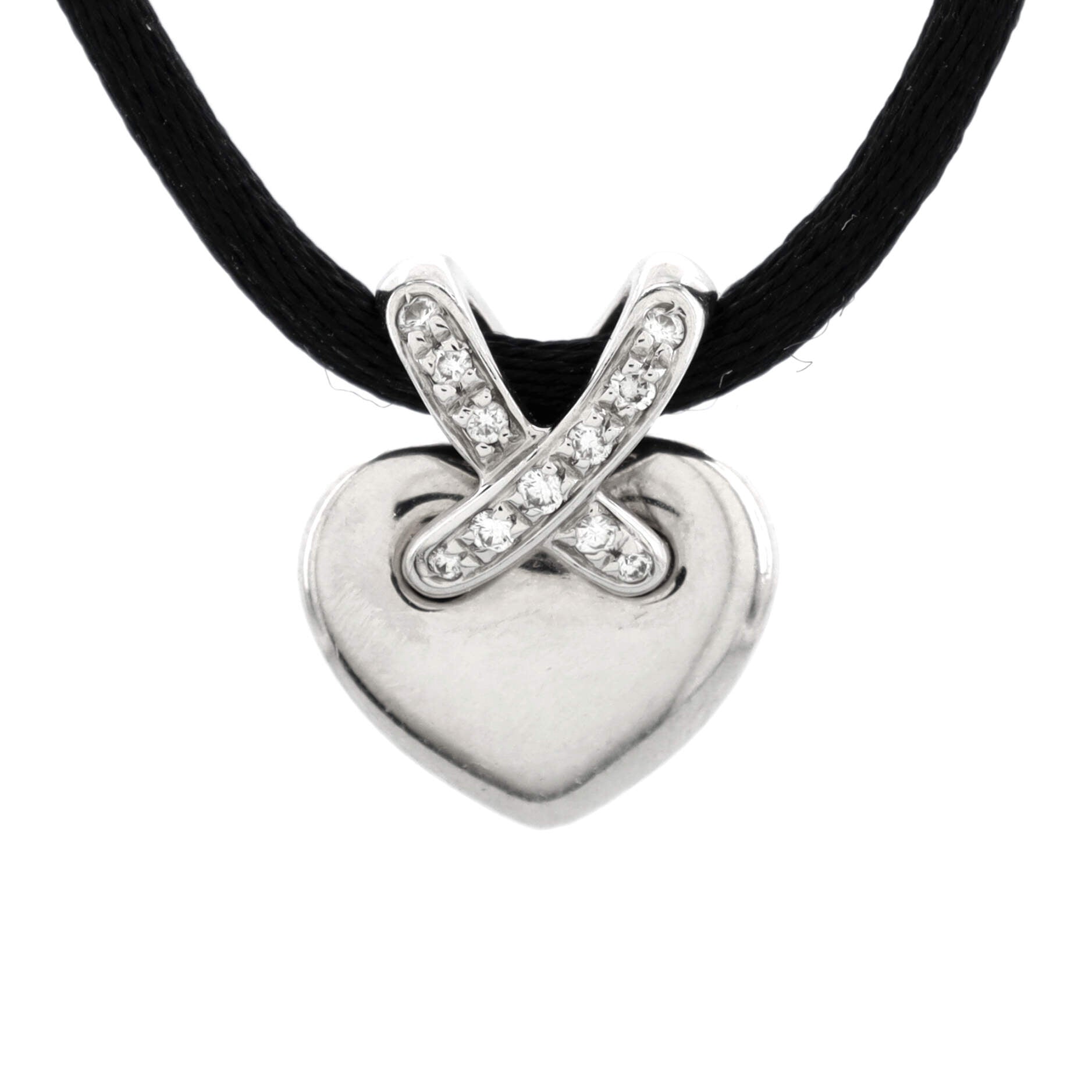 Liens Heart Pendant Necklace Satin Cord with 18K White Gold and Diamonds