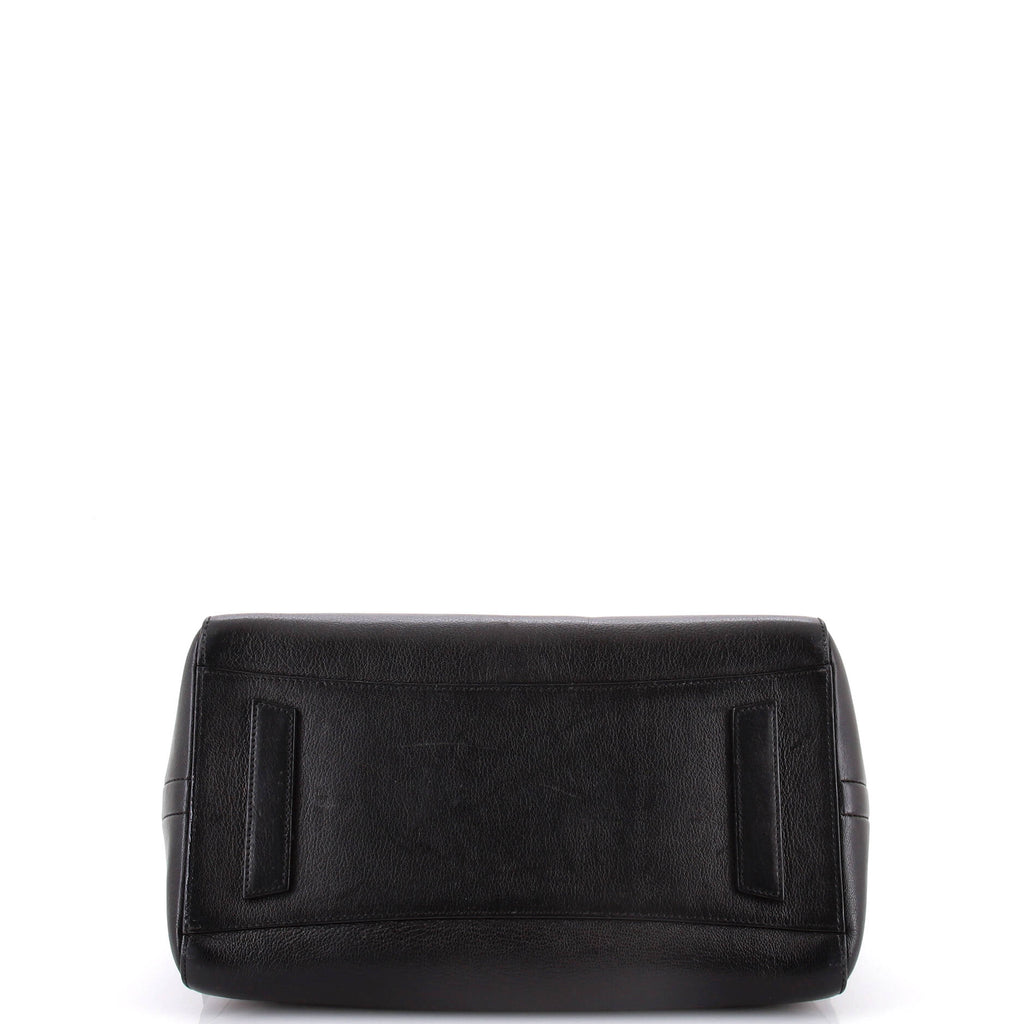 Antigona Bag Glazed Leather Medium