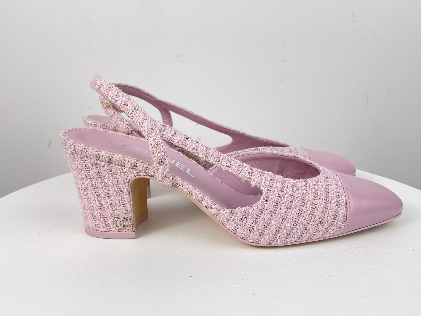 Chanel Pink Tweed M Slingback Pumps with CC Logo 39
