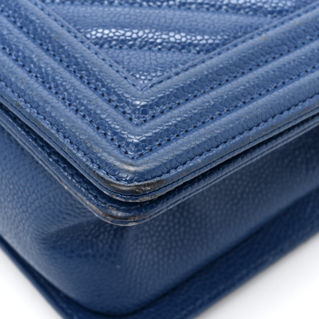 Caviar Chevron Quilted Medium Boy Flap Navy