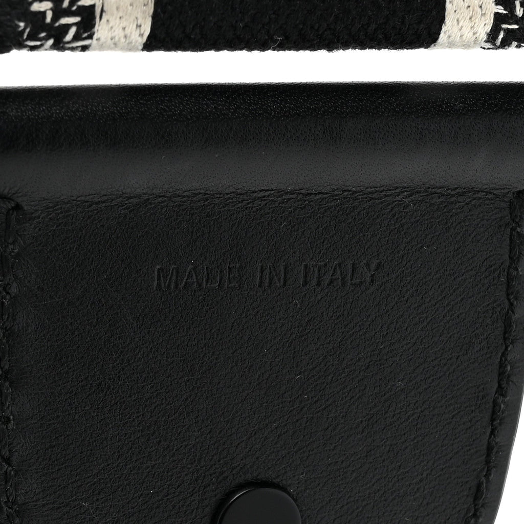 Canvas Embroidered Shoulder Strap Black Ultramatte