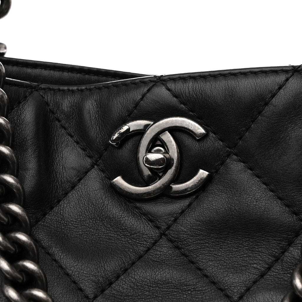 Calfskin Quilted Large Shopping In Chains Tote Black
