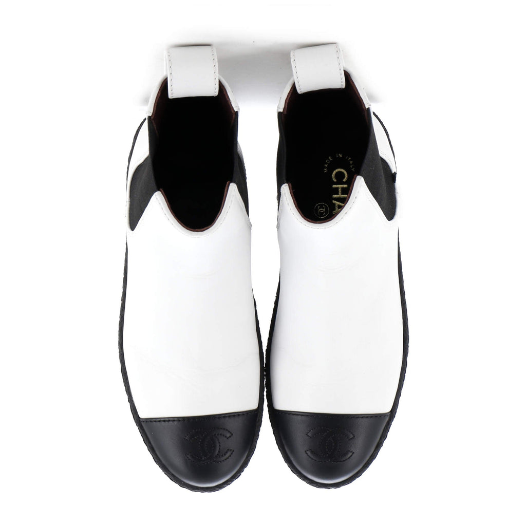 Women's CC Turnlock Cap Toe Chelsea Boots Leather