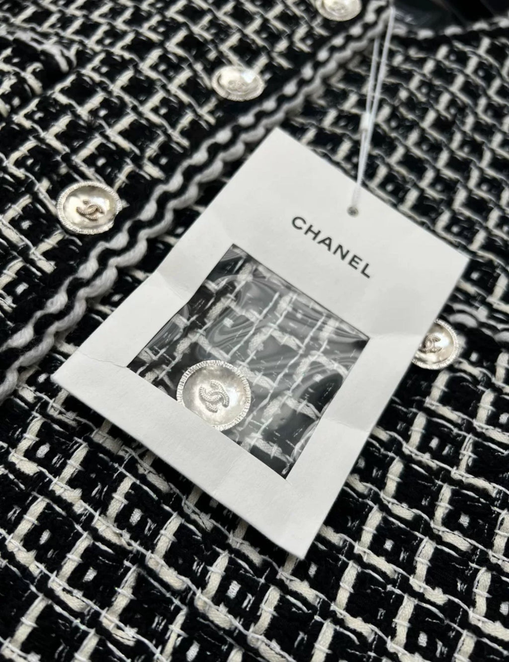 Chanel 25C black and white jacket