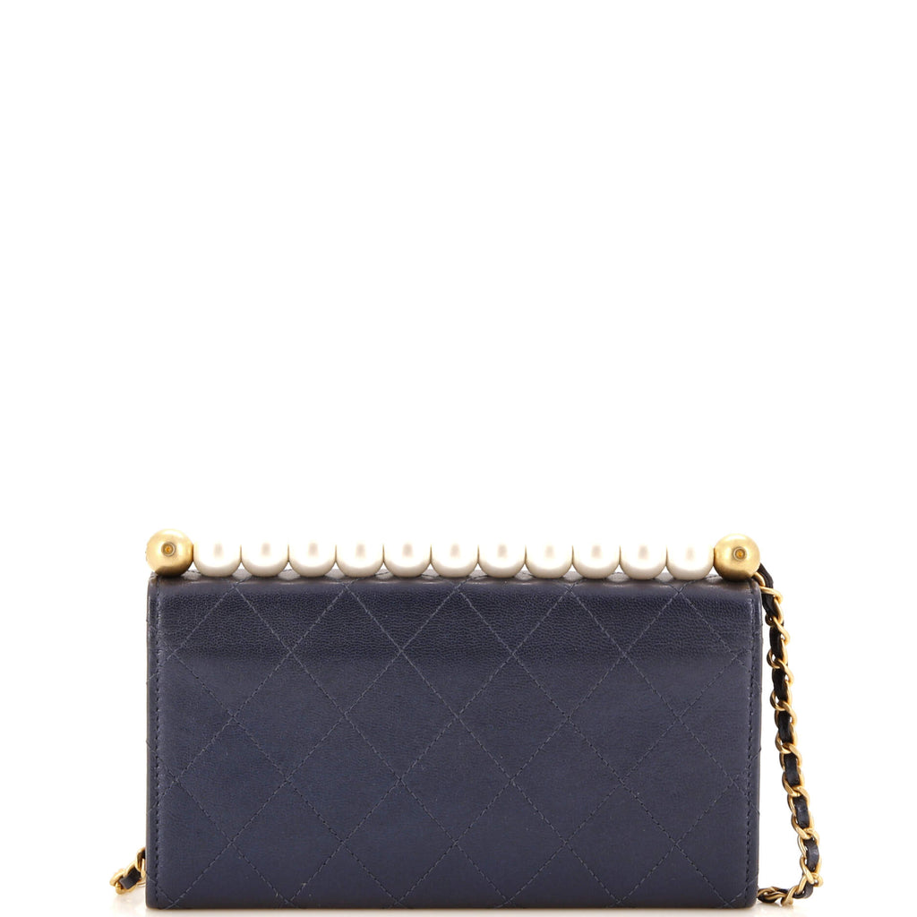 Chic Pearls Clutch with Chain Quilted Goatskin