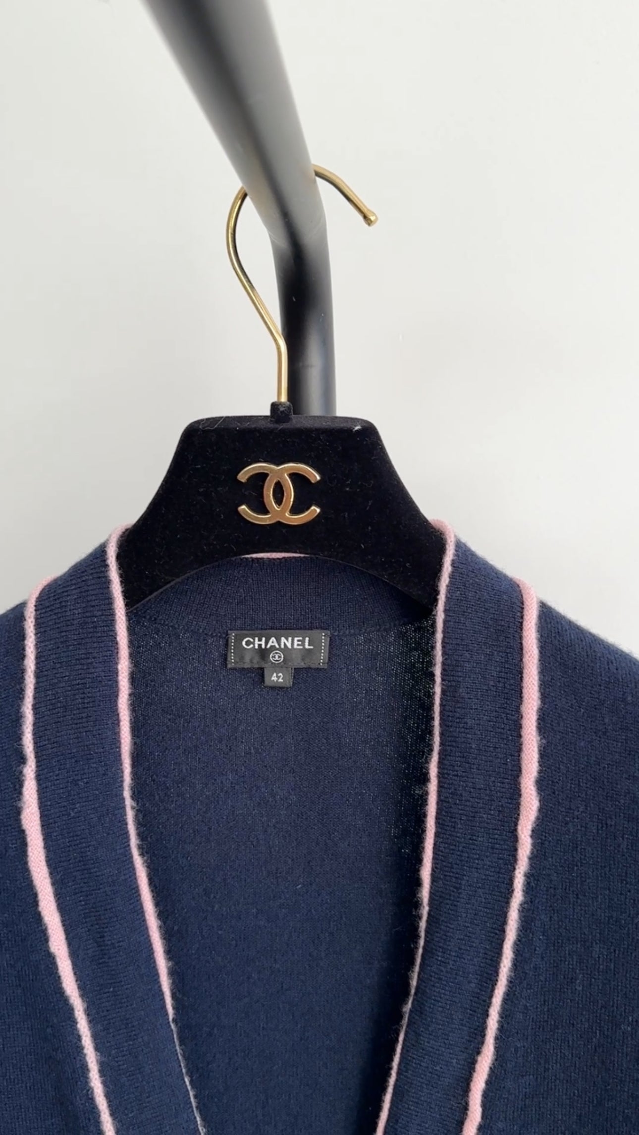 Chanel 21S Navy and Pink No. 5 Cashmere igan Sweater - FR42 / 10