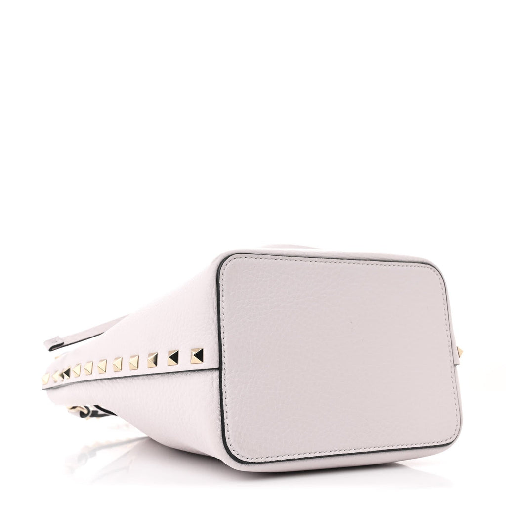 Grainy Calfskin Calfskin Rockstud Bucket Bag Light Grey