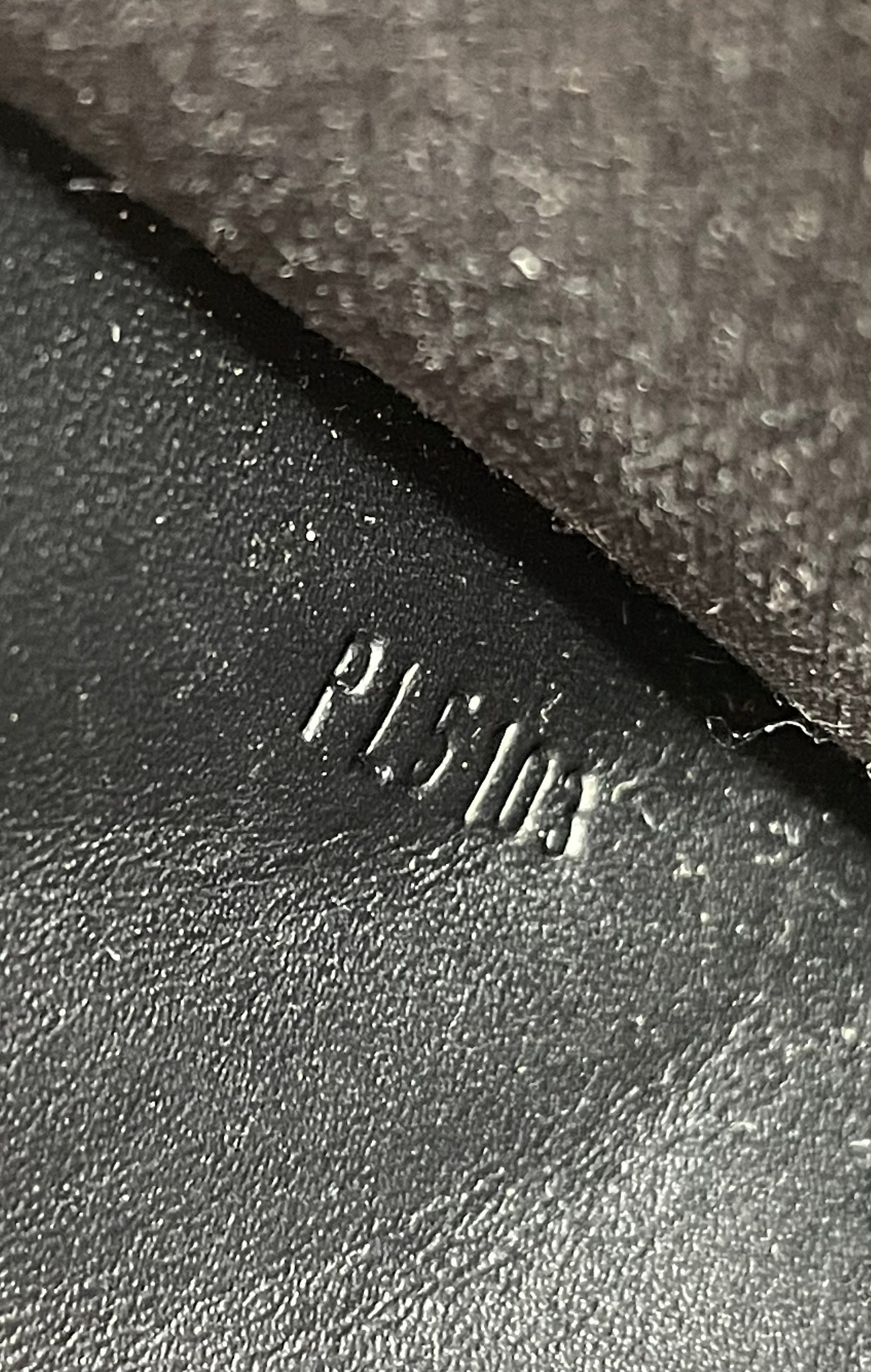 Louis Vuitton Louise Clutch Patent Long