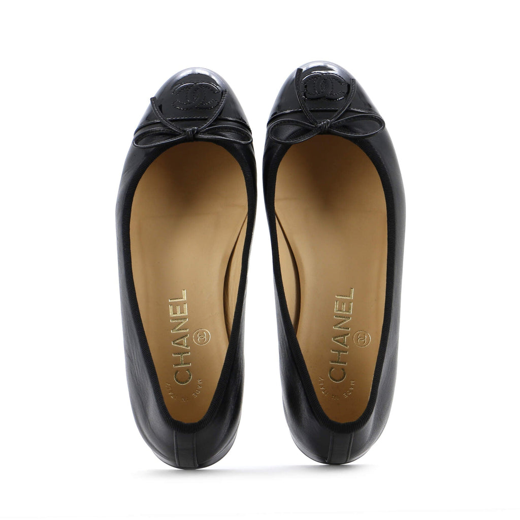 Women's CC Cap Toe Bow Ballerina Flats Leather and Patent