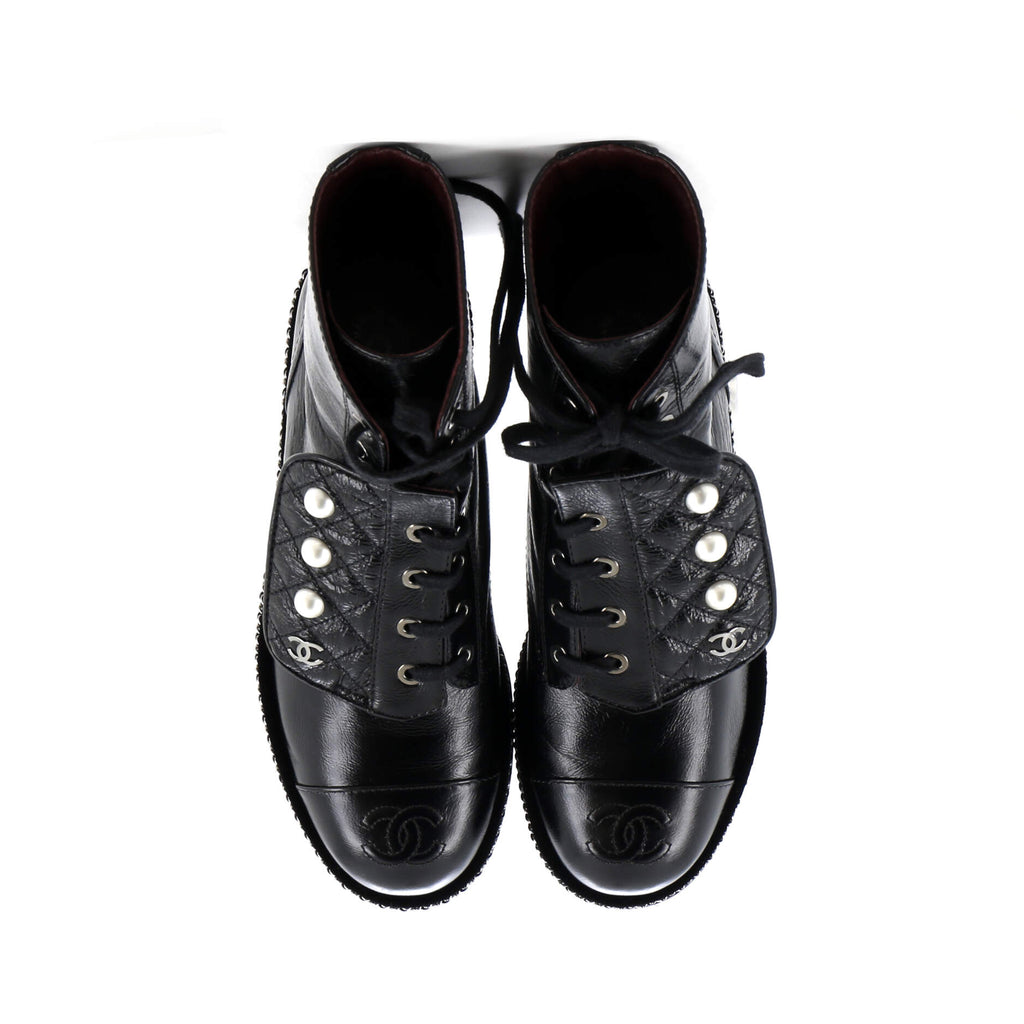 Women's Cap Toe CC Chain Around Pearl Combat Boots Leather