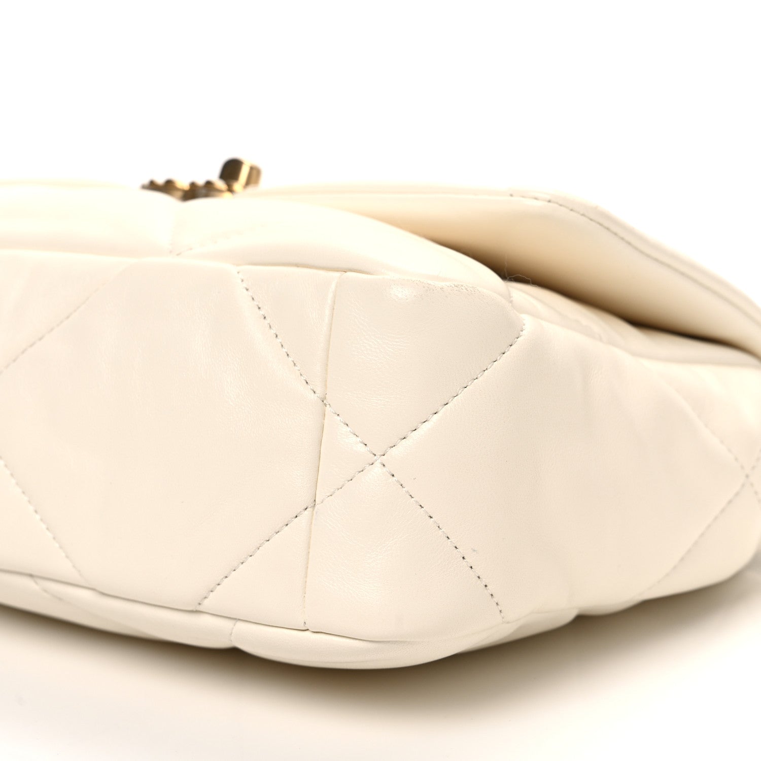 Lambskin Quilted Medium Chanel 19 Flap White