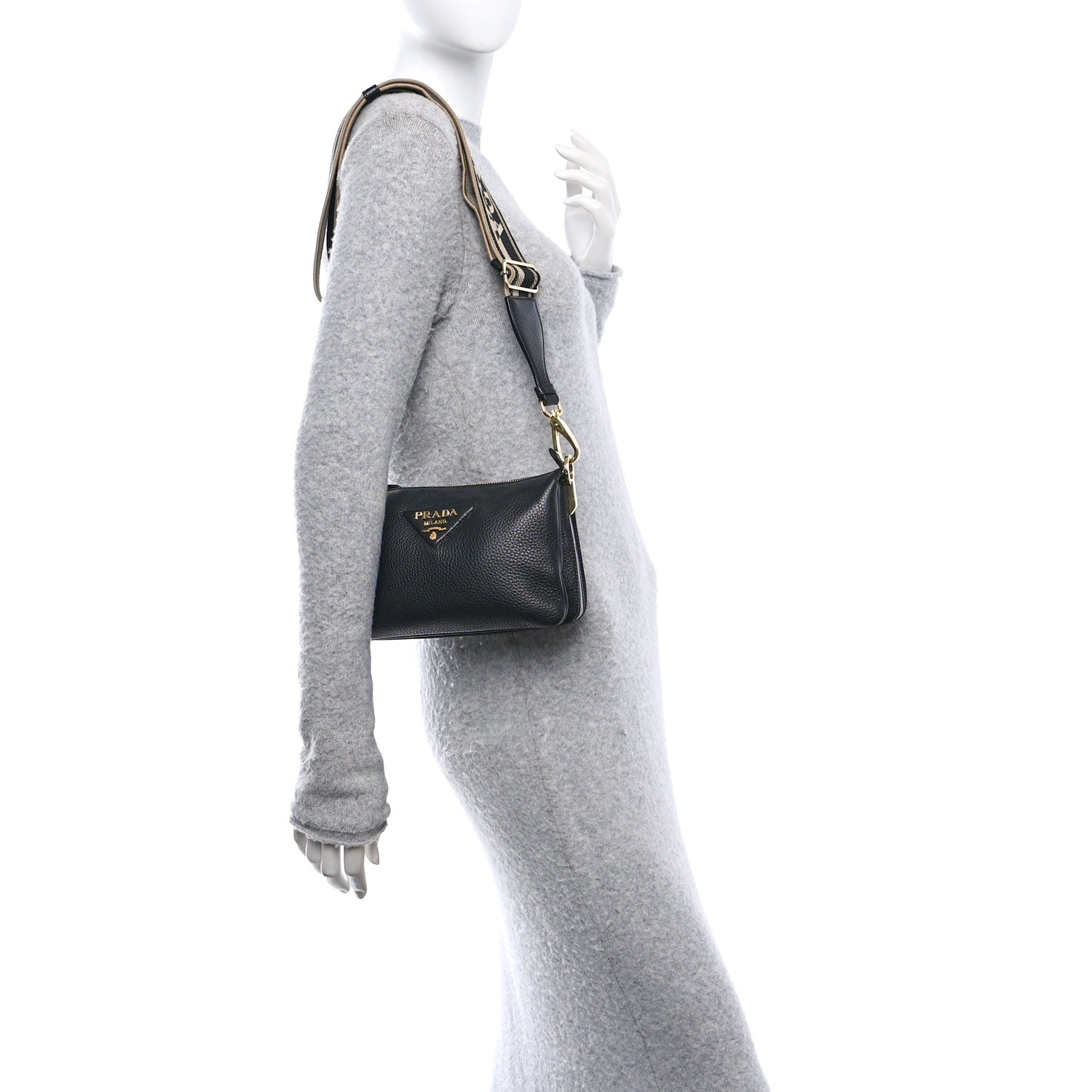 Vitello Daino Soft Mini Zippered Shoulder Bag Black