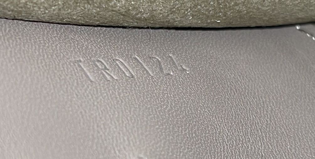 Louis Vuitton Louise Clutch Leather Long