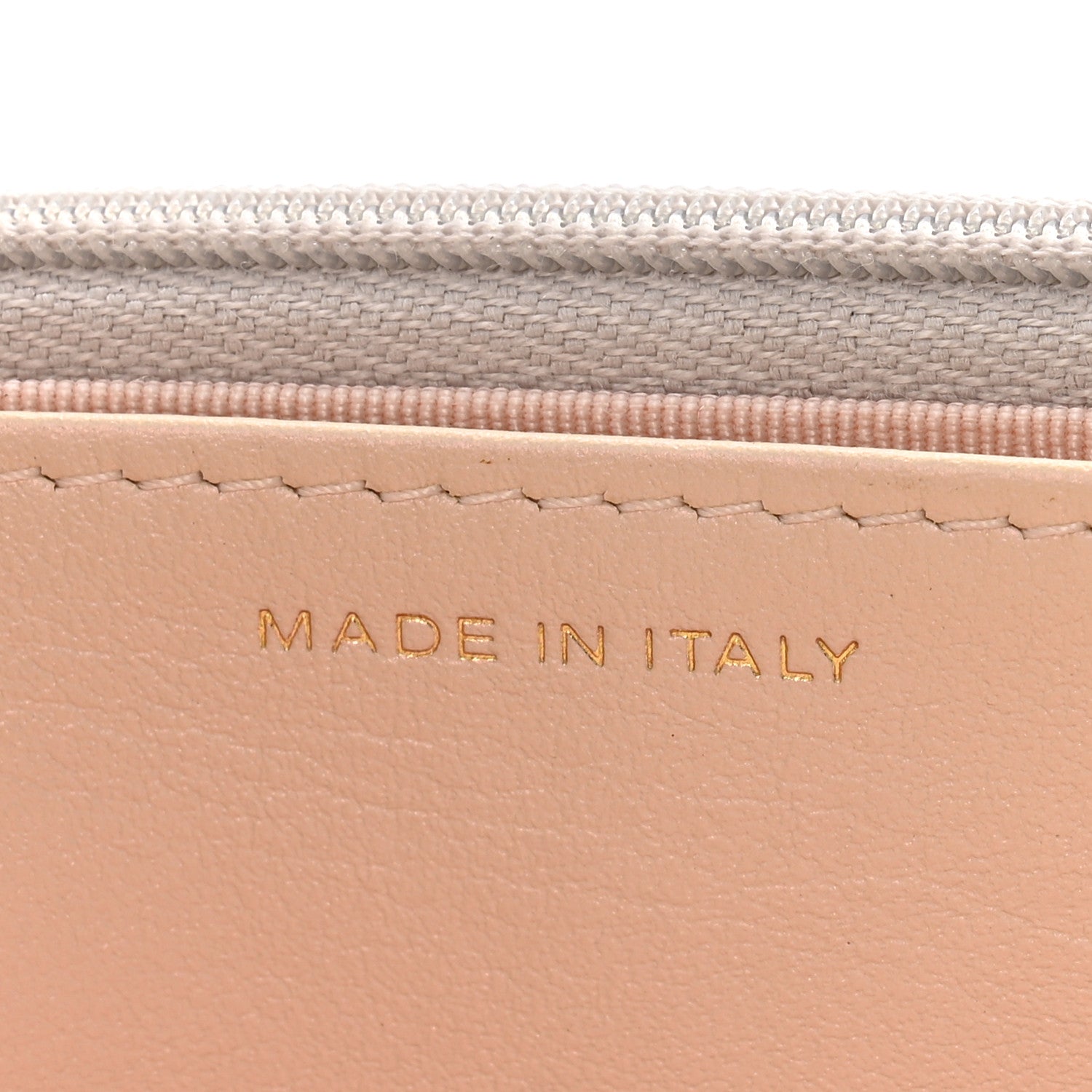 Iridescent Lambskin Quilted Wallet On Chain WOC Ivory