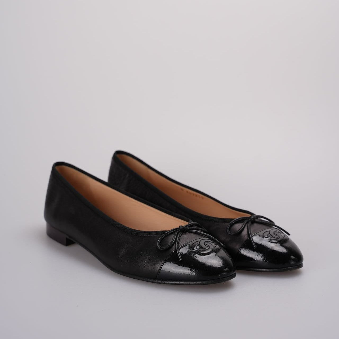 Chanel Ballet Flats in Black Leather Toe Size 40