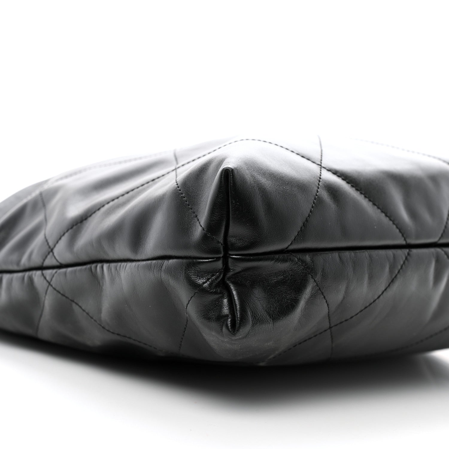 Shiny Calfskin Quilted Chanel 22 Black