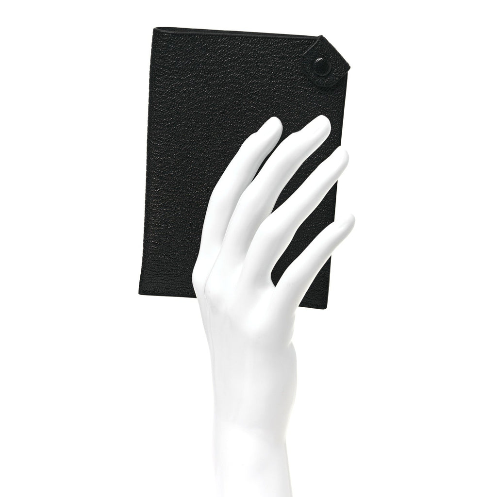 Chevre Mysore Tarmac PM Passport Holder Black