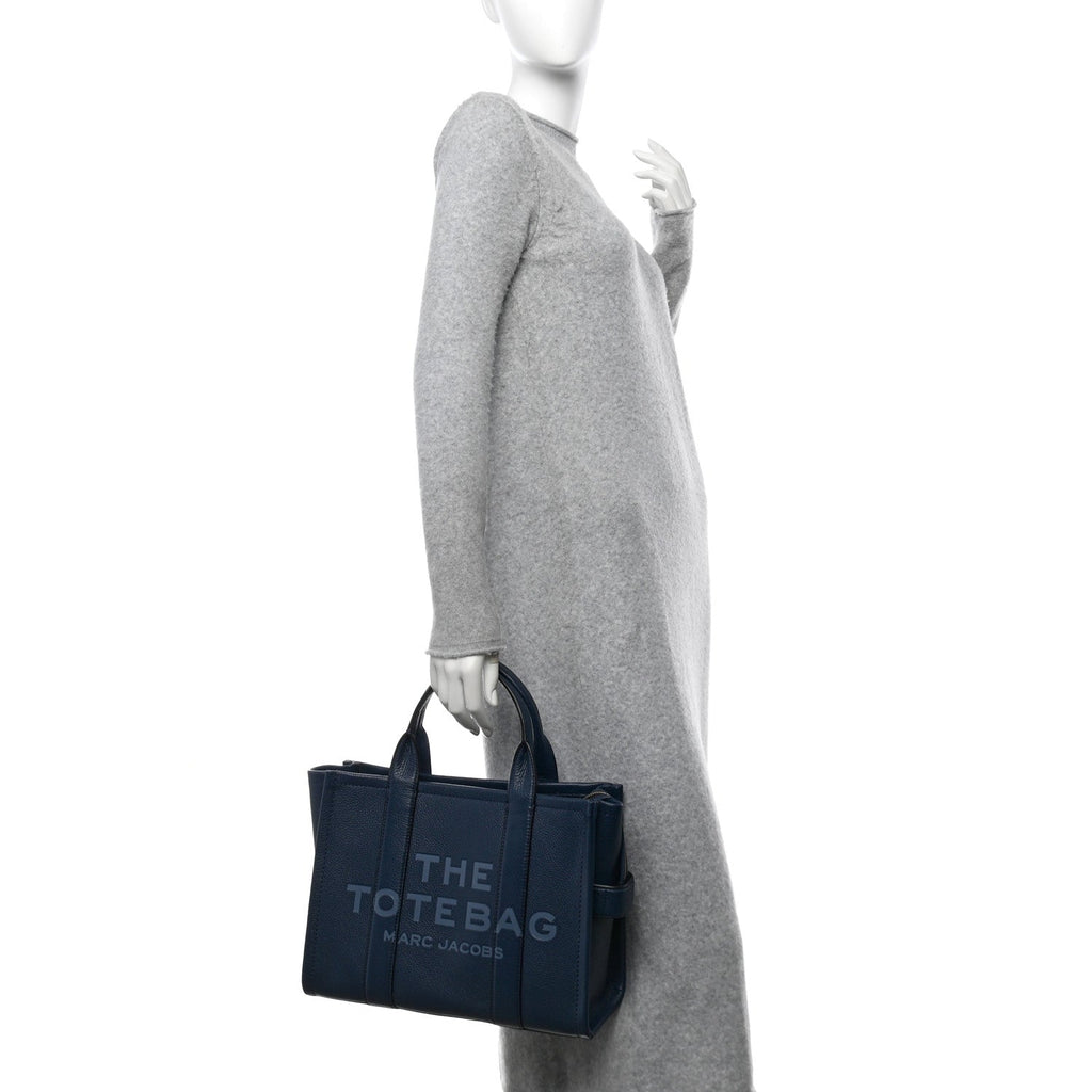 Grained Calfskin Medium The Tote Bag Blue Sea
