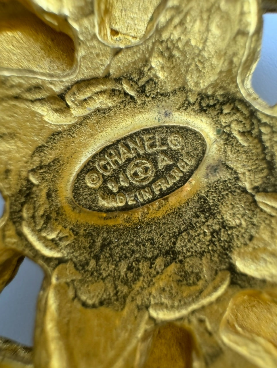 Chanel Vintage 94A Grapevine Gripoix Red and Green Gold-plated Rhombus Brooch