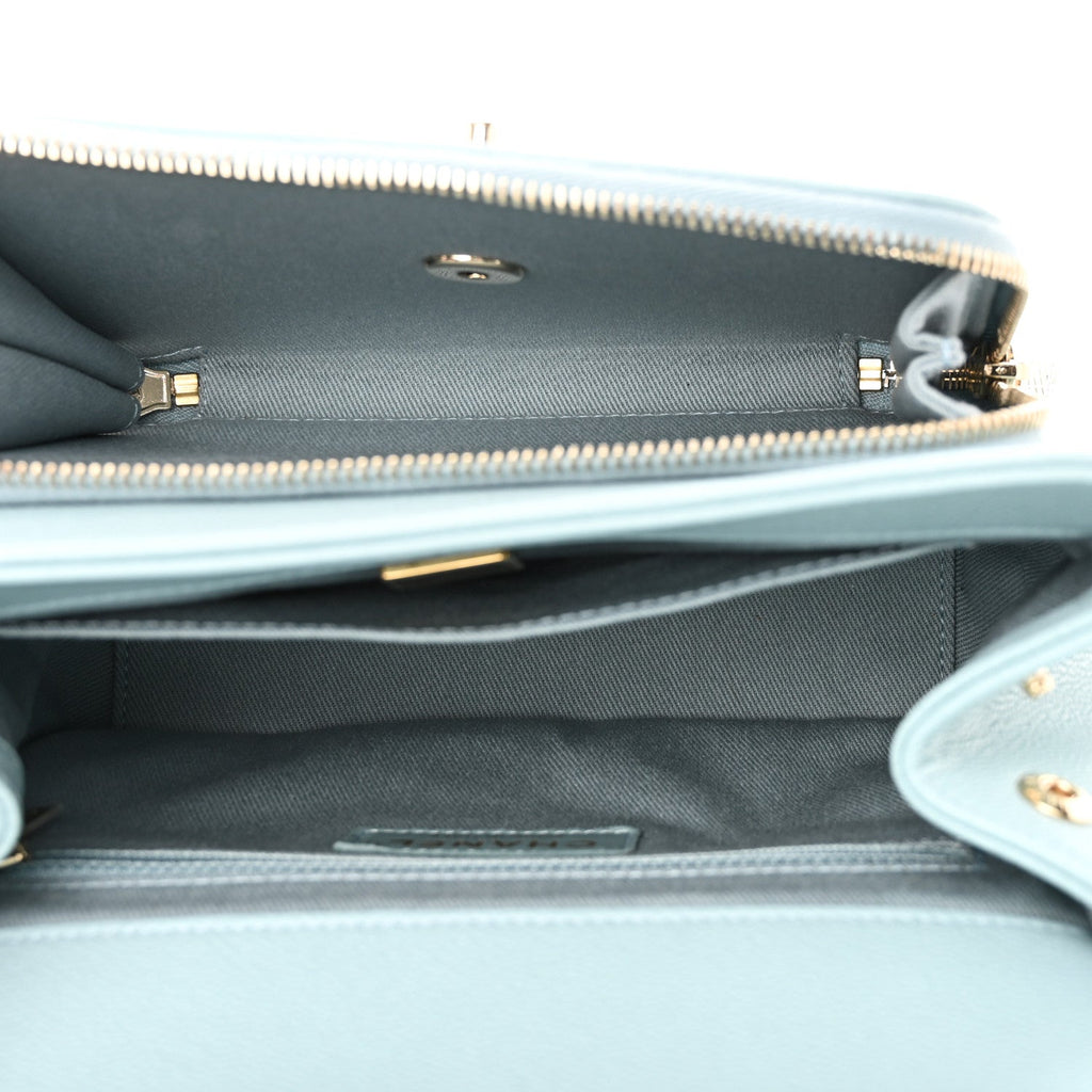 Caviar Quilted Medium Business Affinity Flap Light Blue