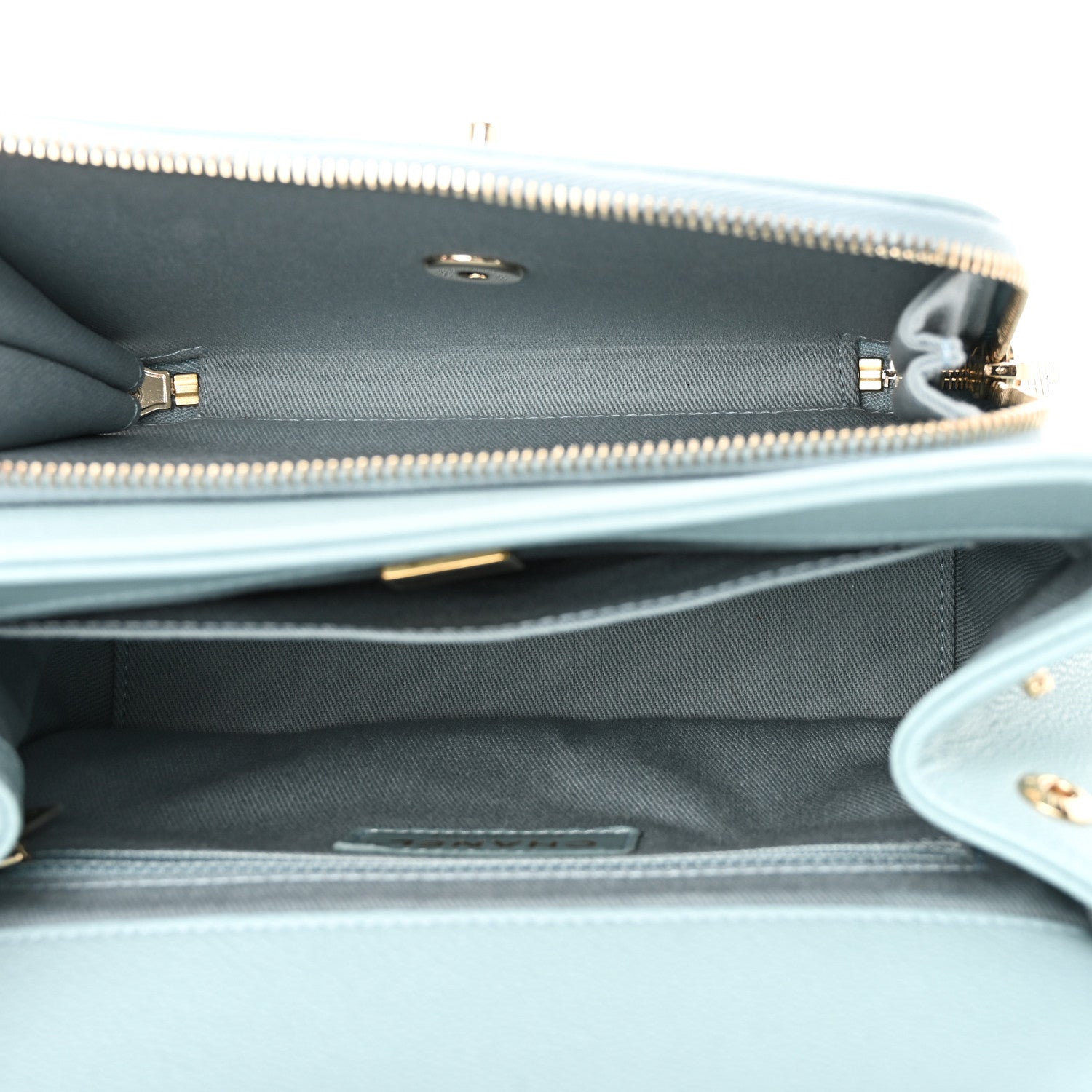 Caviar Quilted Medium Business Affinity Flap Light Blue
