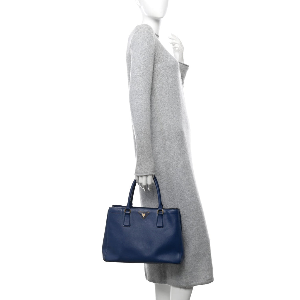 Saffiano Lux Medium Tote Bluette