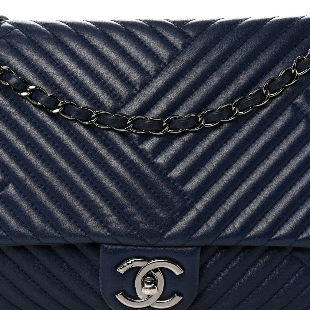 Lambskin Quilted Large CC Crossing Flap Navy