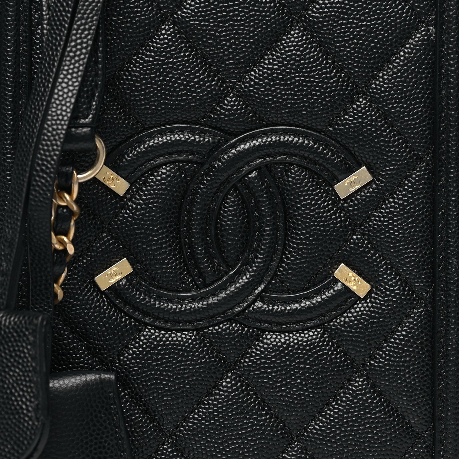 Caviar Quilted CC North South Filigree Vanity Case Black