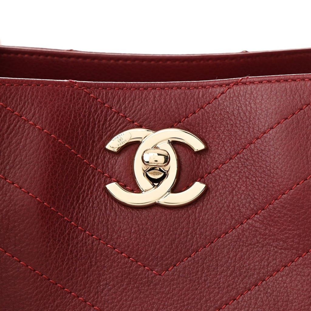 Calfskin Stitched Small Chevron Chic Shopping Bag Red