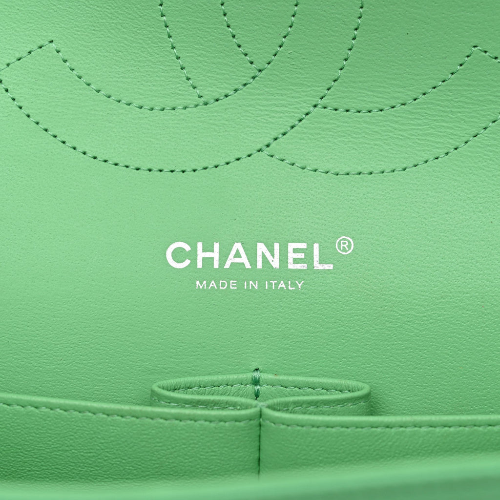Caviar Chevron Quilted Jumbo Double Flap Green