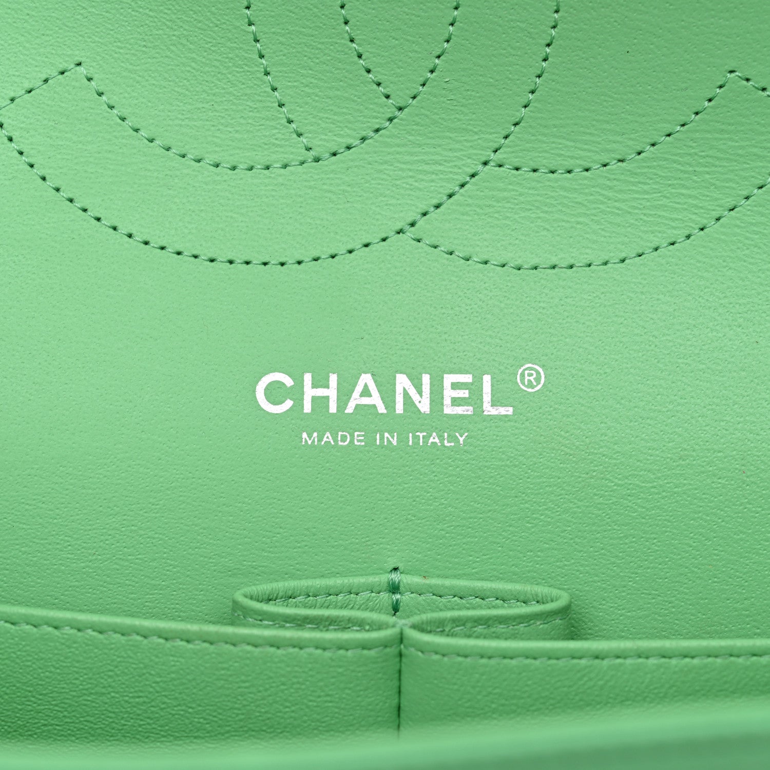 Caviar Chevron Quilted Jumbo Double Flap Green