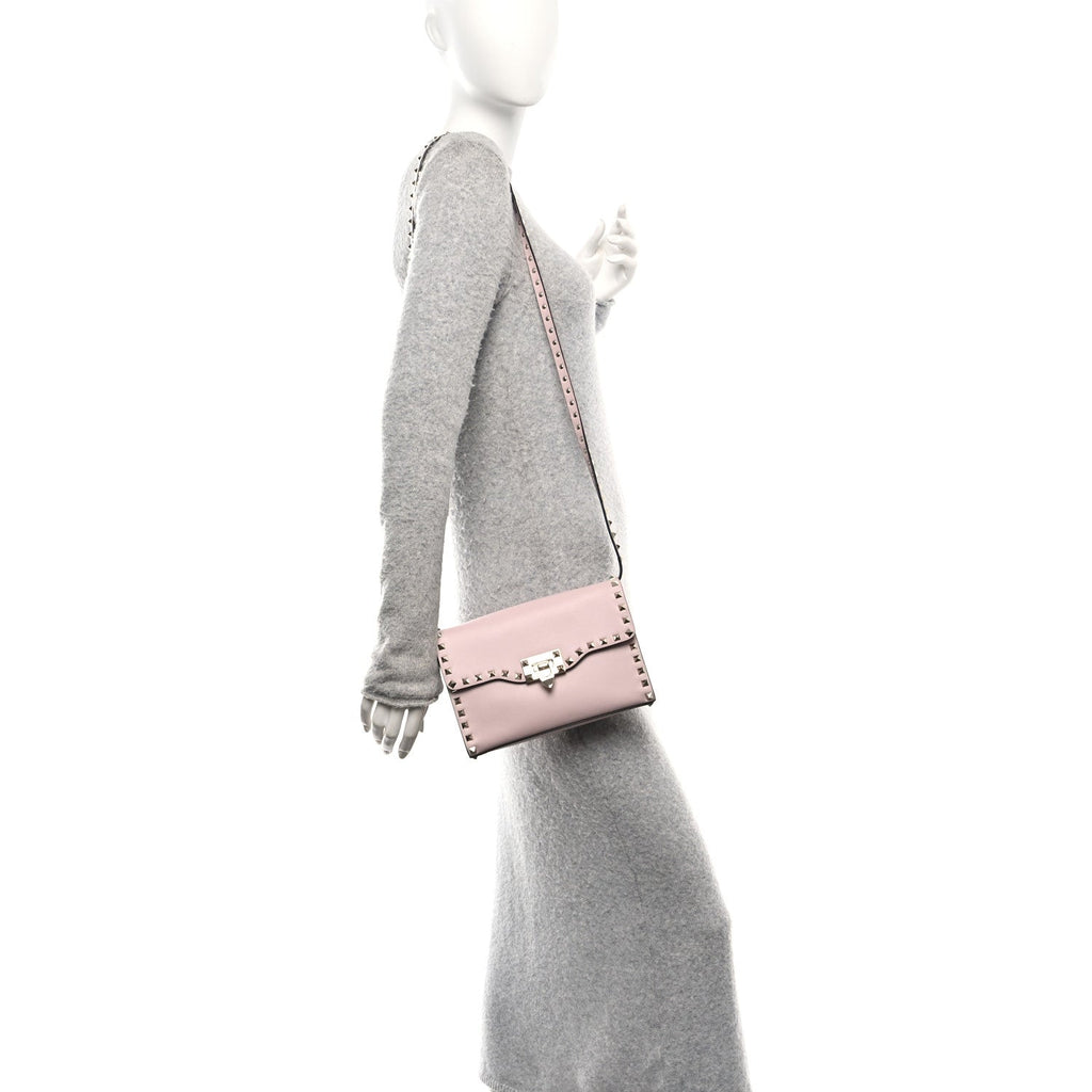 Vitello Medium Rockstud Flip Lock Crossbody Bag Rose Quartz
