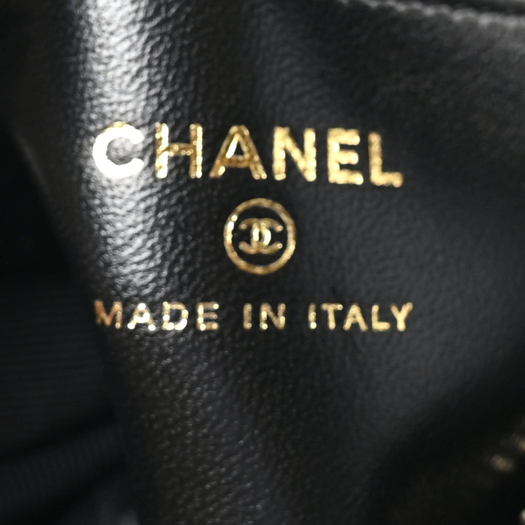 Lambskin Quilted Chain Around Pouch Black