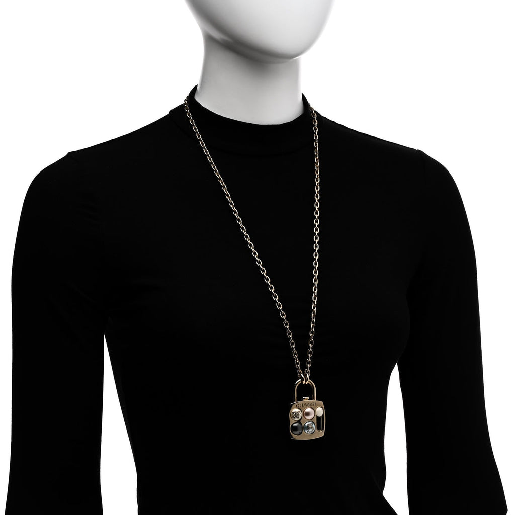 Pearl Resin Crystal CC No 5 Eyeshadow Pendant Necklace Multicolor