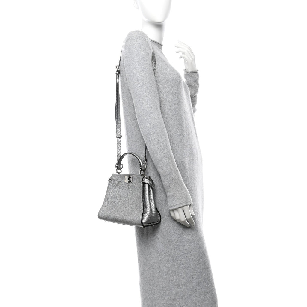 Cuoio Romano Lux Selleria Mini Peekaboo Iconic Satchel Argento