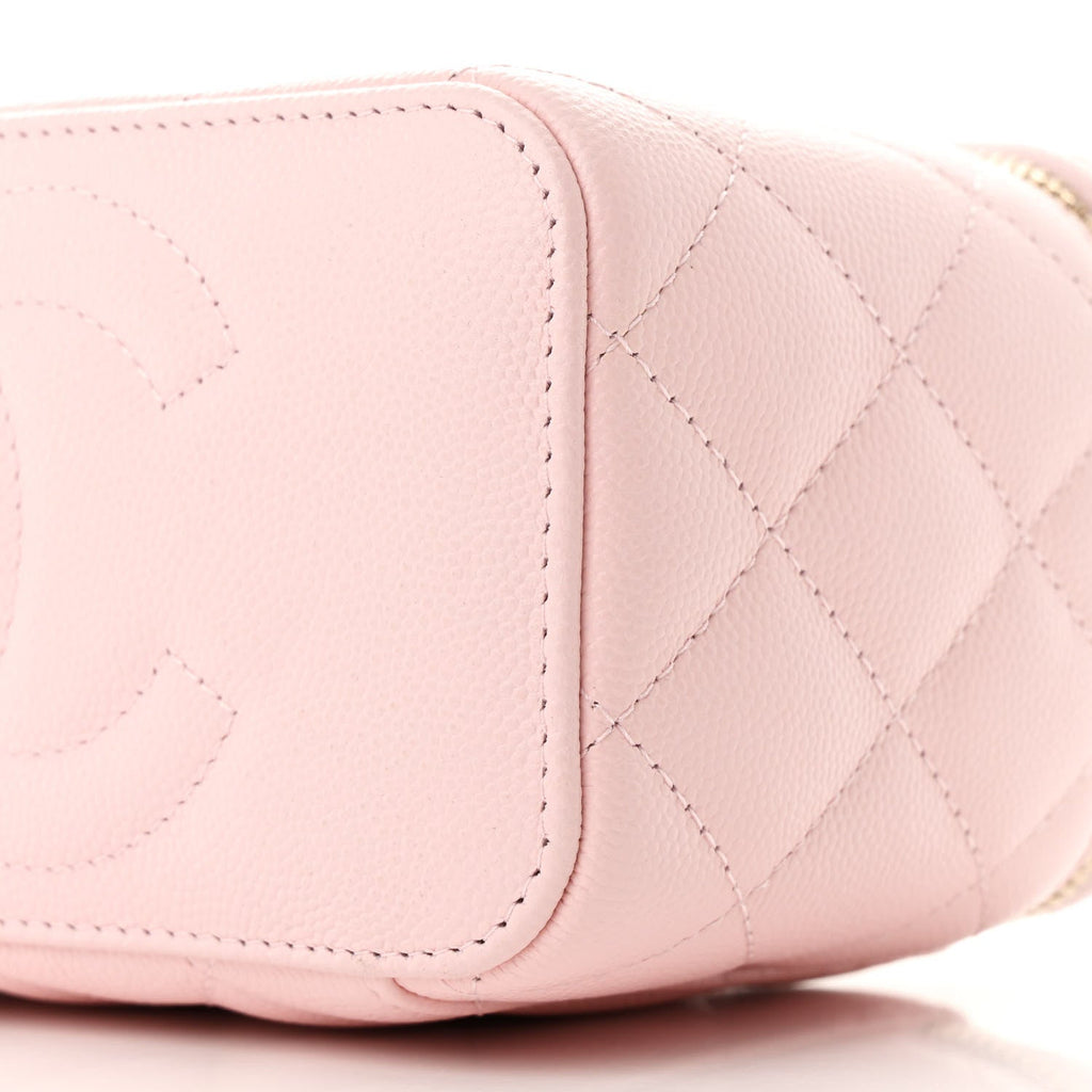 Caviar Quilted Small Vanity Case With Chain Light Pink