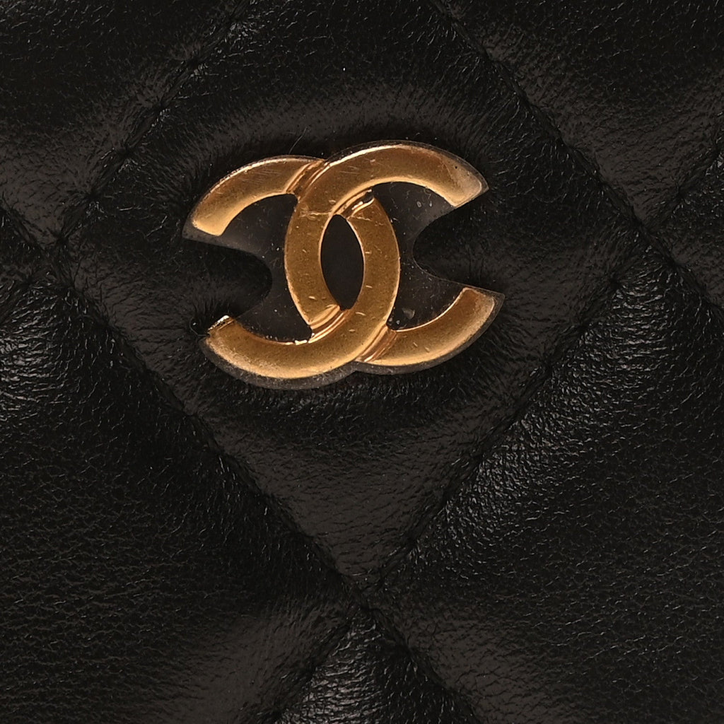 Lambskin Quilted Round Clutch With Chain Black