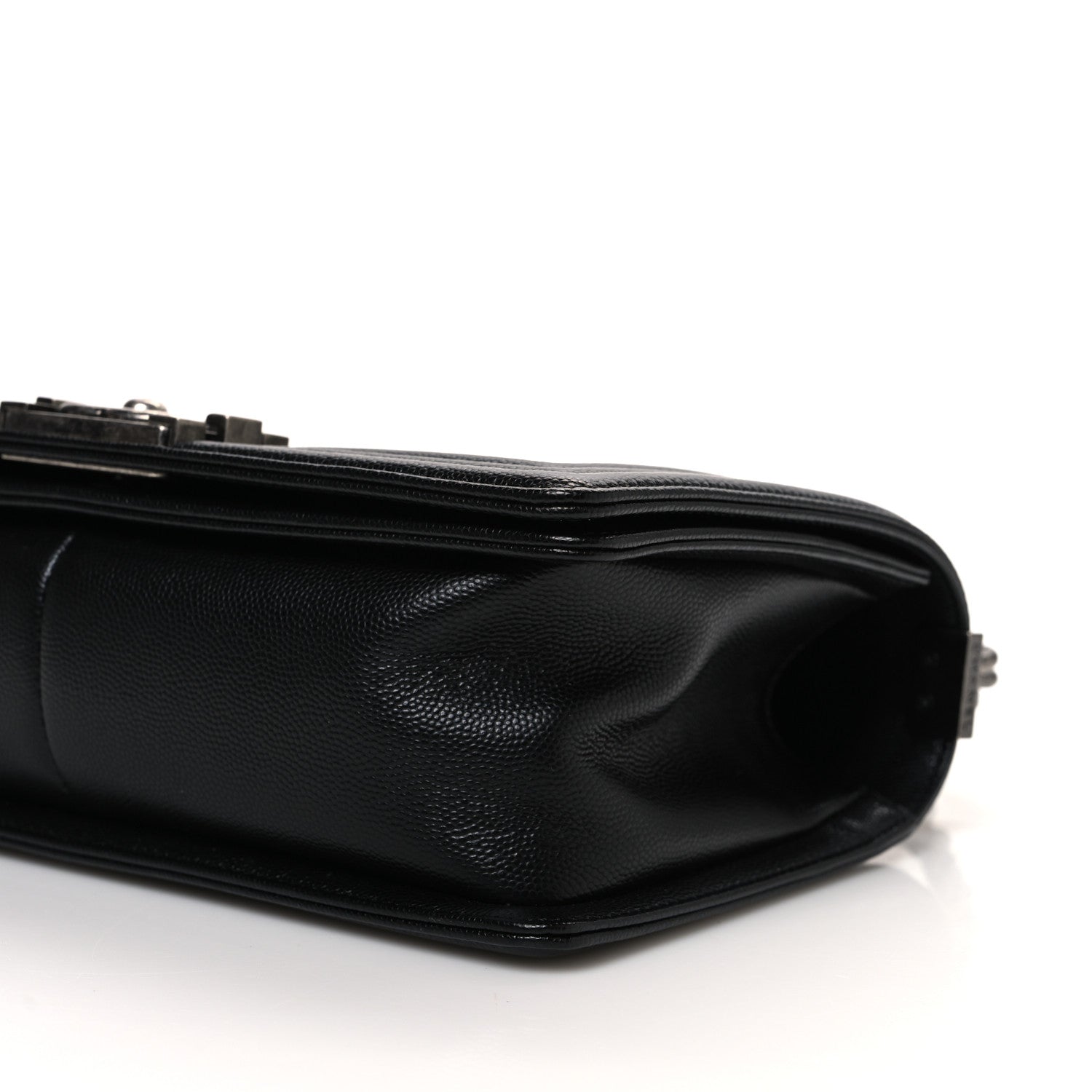 Caviar Quilted Medium Boy Flap Black