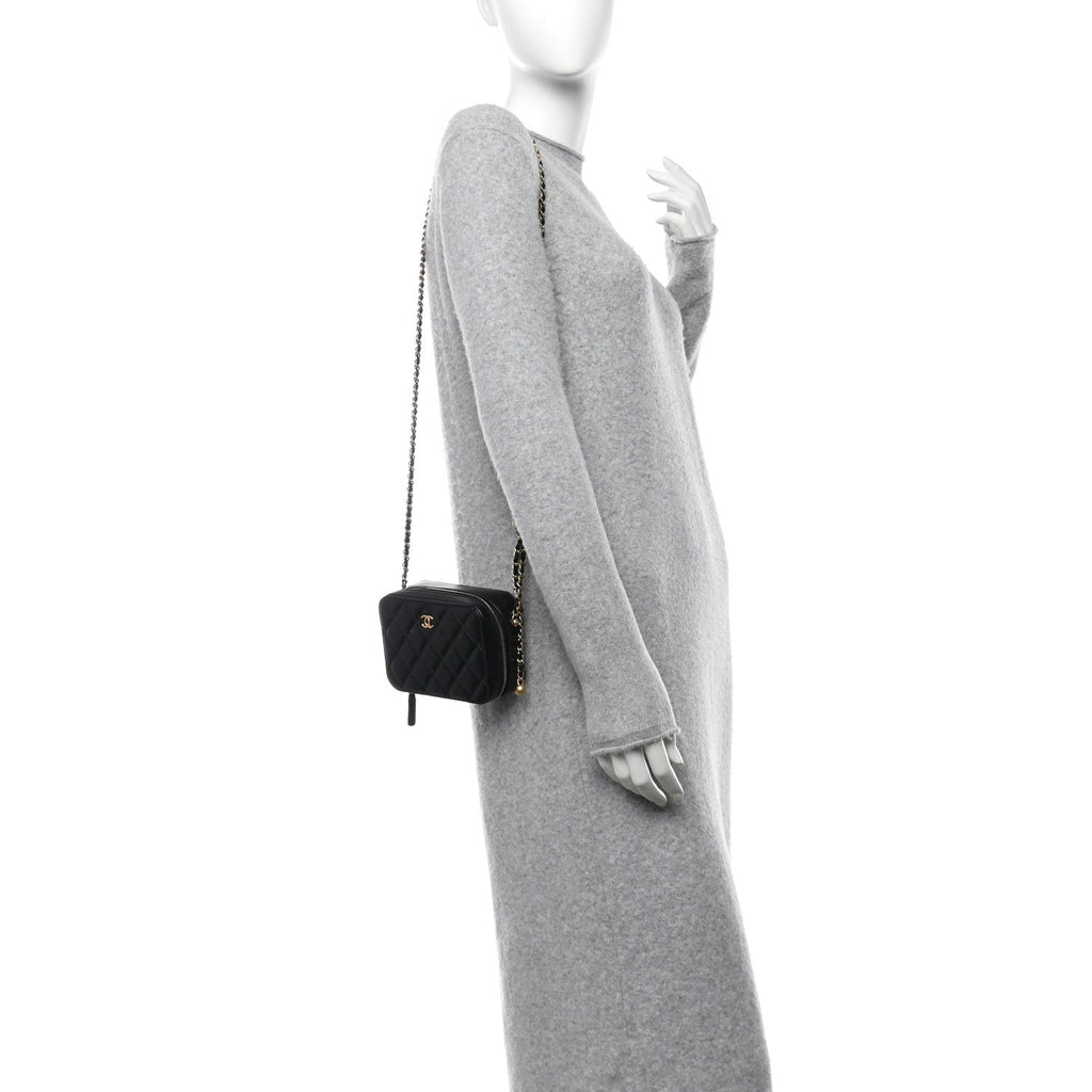 Lambskin Quilted CC Pearl Crush Camera Case Black