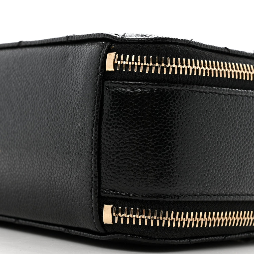Caviar Quilted Small Pick Me Up Vanity Case Black