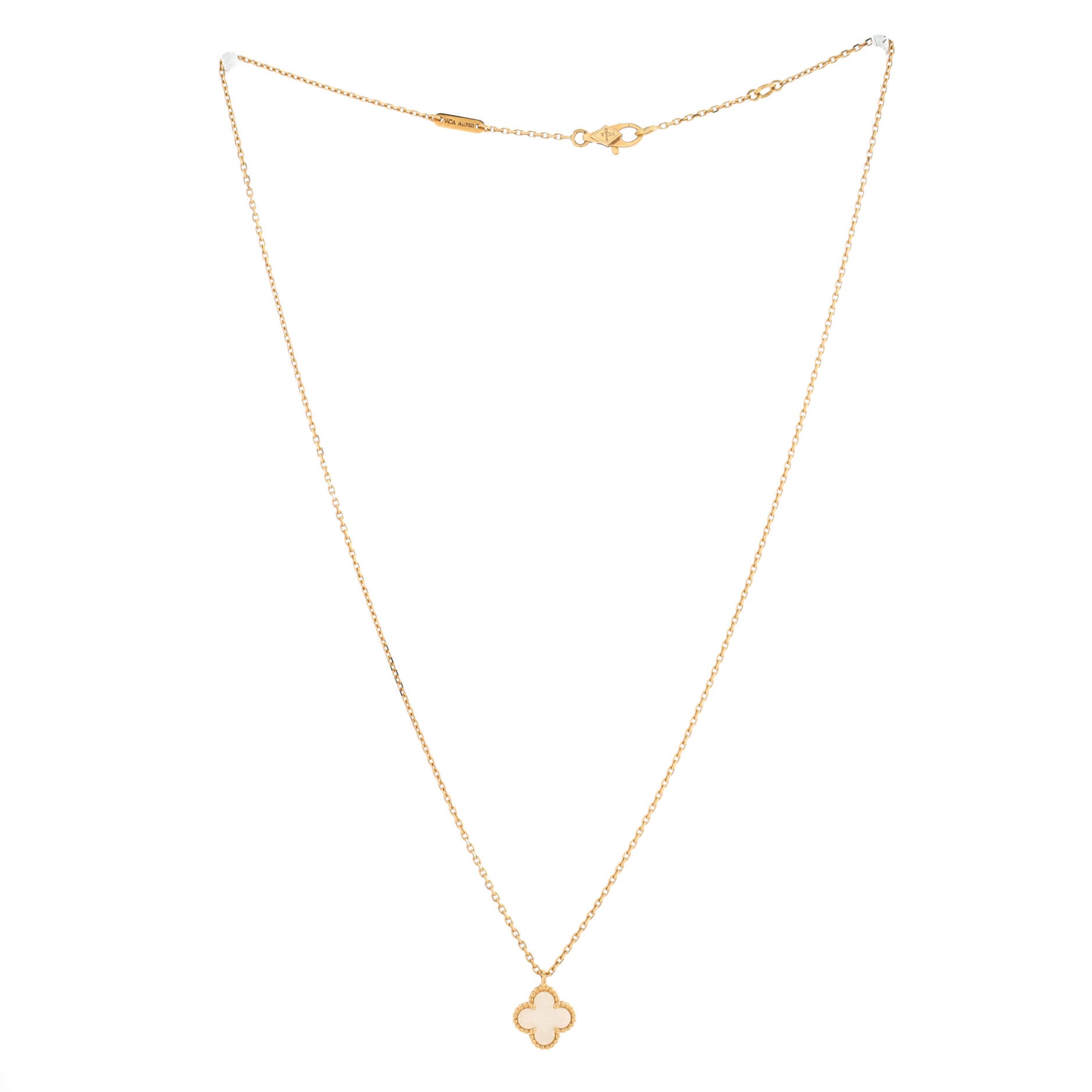 Sweet Alhambra Pendant Necklace 18K Yellow Gold and Mother of Pearl
