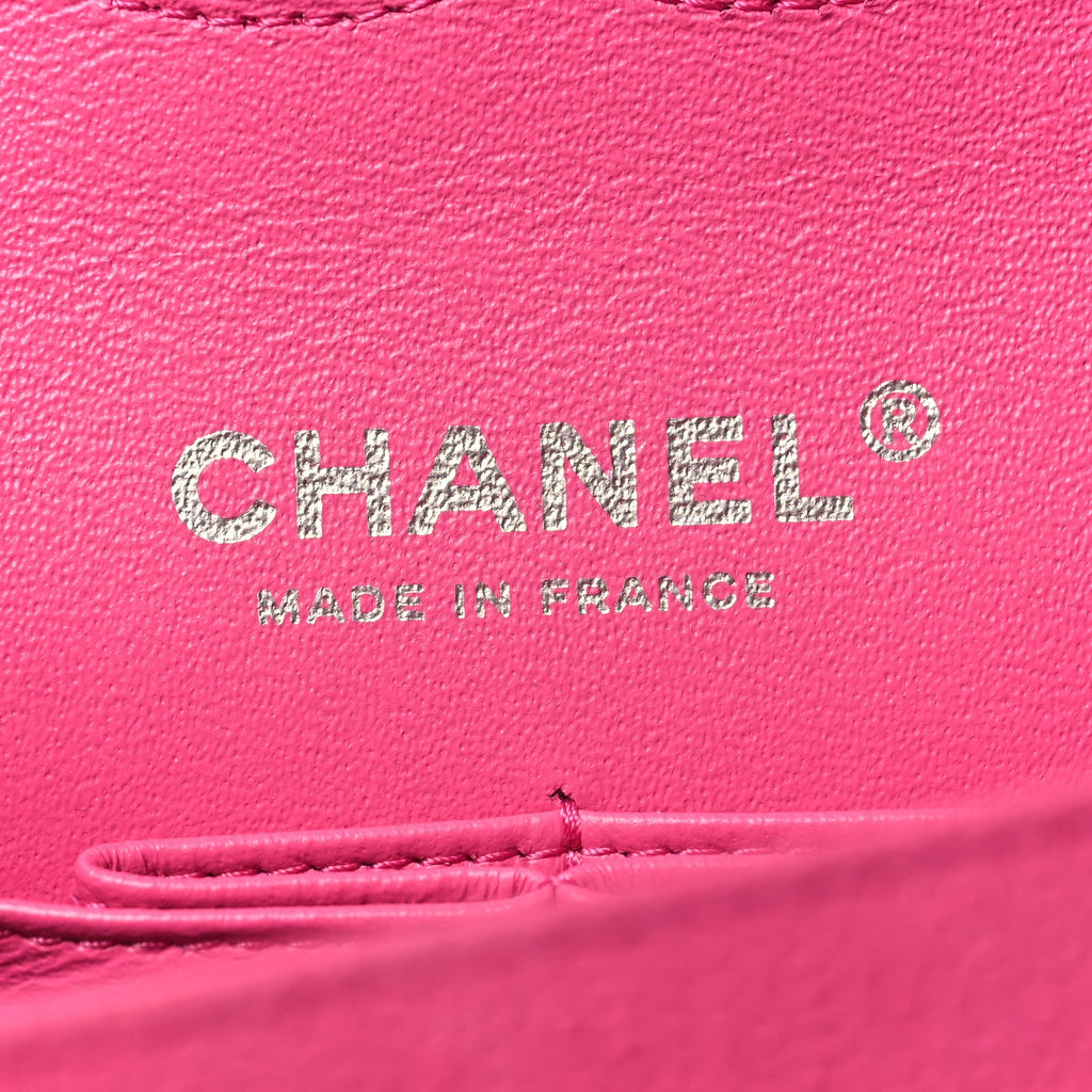 Iridescent Caviar Quilted Medium Double Flap Pink